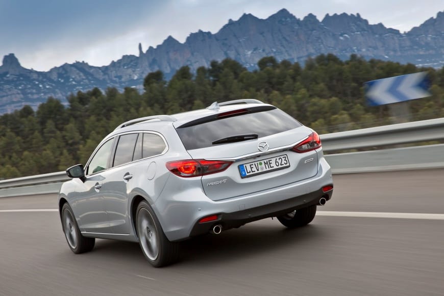 2015_mazda6_action_70_wgn_screen