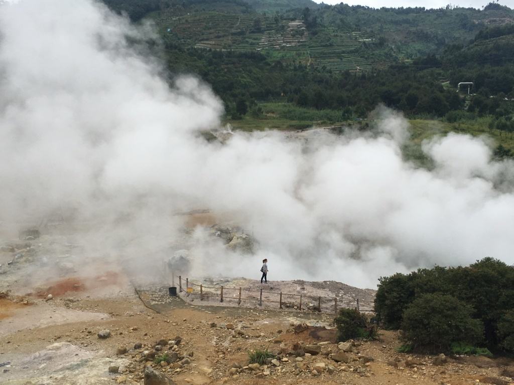 Vulkanikus kráter, indonéz nevén Kawah Sikidang