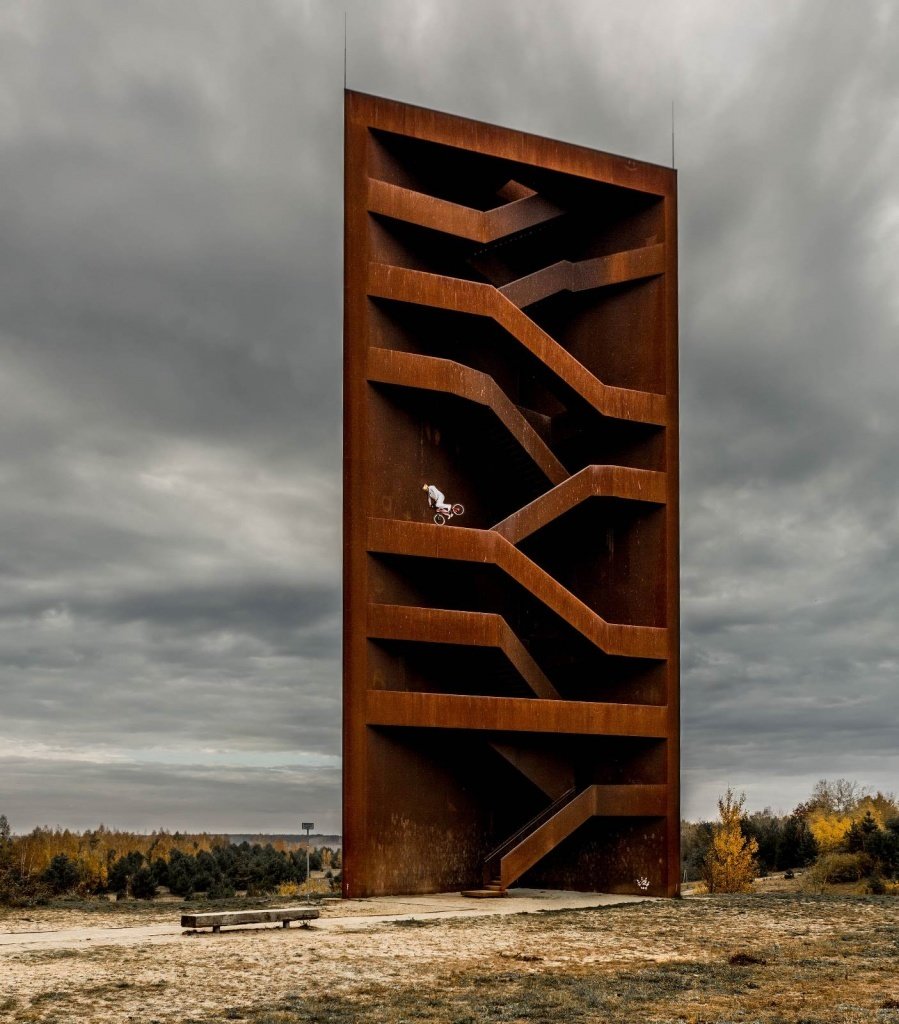 Játszótér / Lorenz Holder