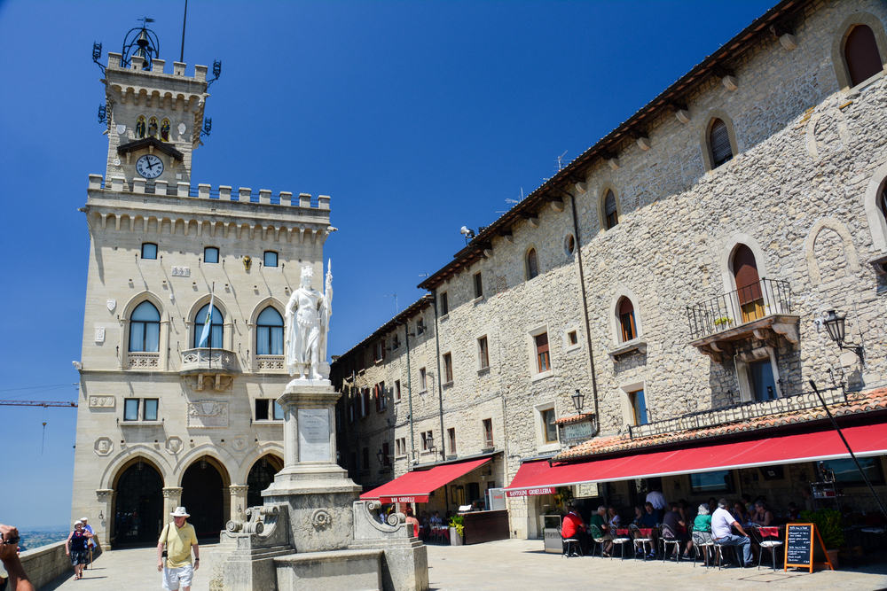 Óváros - DiegoMariottini / Shutterstock.com